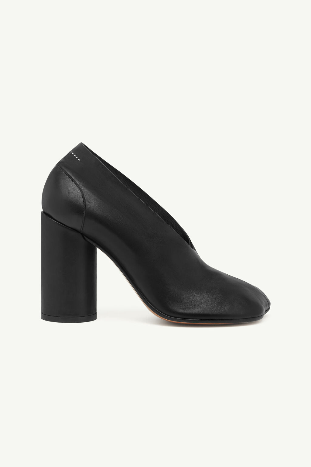 IMG_2964 - New Trend Black leather pump with a chunky block heel and rounded toe for a sleek, minimal look
